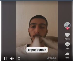 I ragazzi esposti alla pubblicità del tabacco sui social media sono a  rischio di svapare e fumare - TOBACCOENDGAME